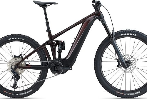 Proven Maestro rear suspension (160mm) and a powerful but compact SyncDrive Pro motor technology boost your capabilities on steep climbs and rugged descents. Updated geometry with a shorter rear end and longer reach allow superior handling and agility on technical terrain.